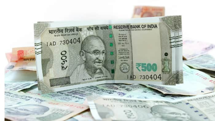 https://www.zeebiz.com/personal-finance/photo-gallery-senior-citizen-fd-interest-calculator-state-bank-of-india-canara-bank-punjab-national-bank-hdfc-sbi-pnb-provide-highest-rate-of-interest-on-fixed-deposit-307699