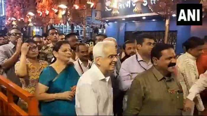 https://www.zeebiz.com/india/news-ganpati-ganesha-festival-rbi-governor-shaktikanta-das-arrives-at-lalbaugcha-raja-in-mumbai-maharashtra-314367