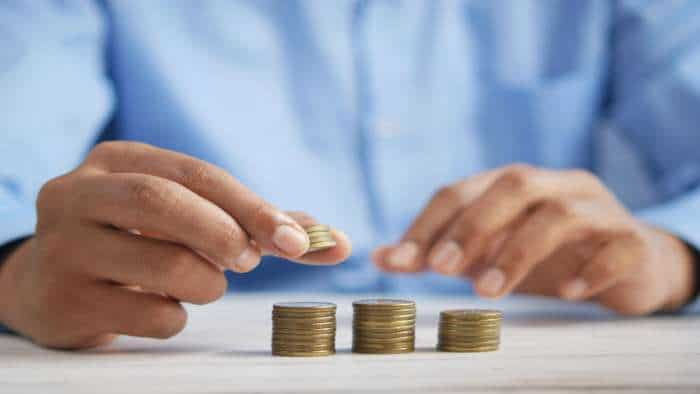  Benefits of Compounding: Starting with Rs 7,500 step up SIP at 25, 30, and 35 years, how much fund can you generate at retirement 