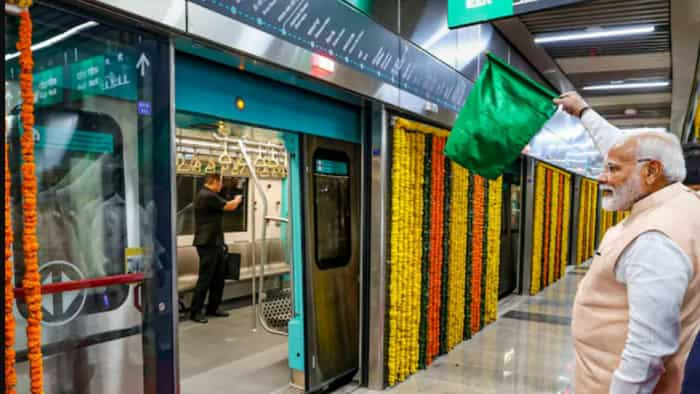  Mumbai's 1st underground Metro stretch from BKC to Aarey opens for public  