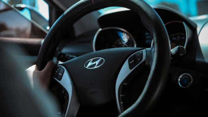 https://www.zeebiz.com/markets/stocks/news-listless-listing-for-hyundai-motor-india-heres-what-analysts-suggest-you-do-322573