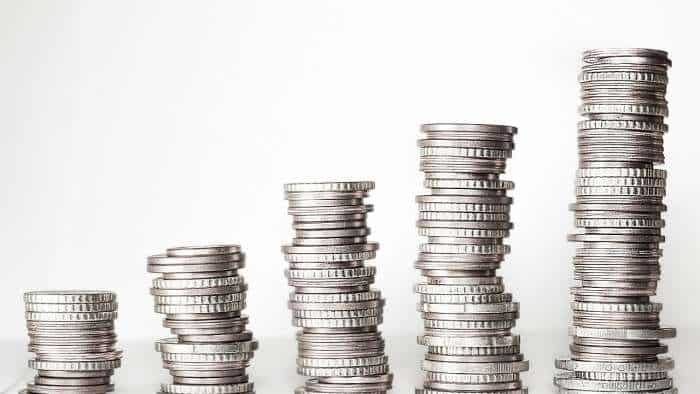 Power of Compounding: Monthly savings Rs 3,000; here&#039;s how you can generate Rs 1.58 crore fund through step up SIP