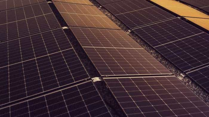 https://www.zeebiz.com/companies/news-jsw-energy-inks-pact-with-seci-for-700-mw-solar-project-322752