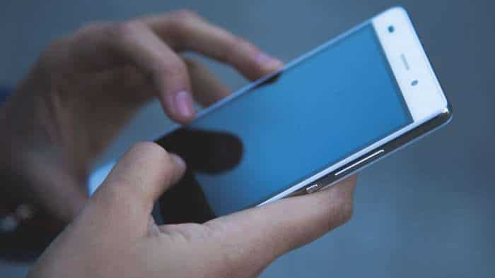 https://www.zeebiz.com/technology/news-how-to-fix-slow-hanging-phones-try-out-these-easy-steps-check-details-323356