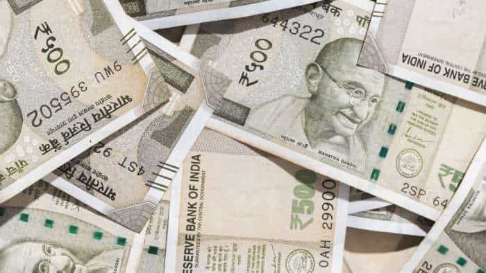  Rupee settles on flat note, rises 1 paisa to 84.07 against US dollar  