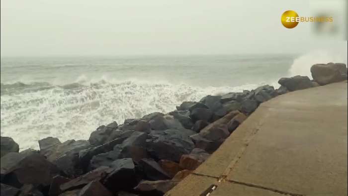 https://www.zeebiz.com/india/video-gallery-high-tide-and-gusty-winds-hit-chennai-as-depression-approaches-tamil-nadu-coast-329540