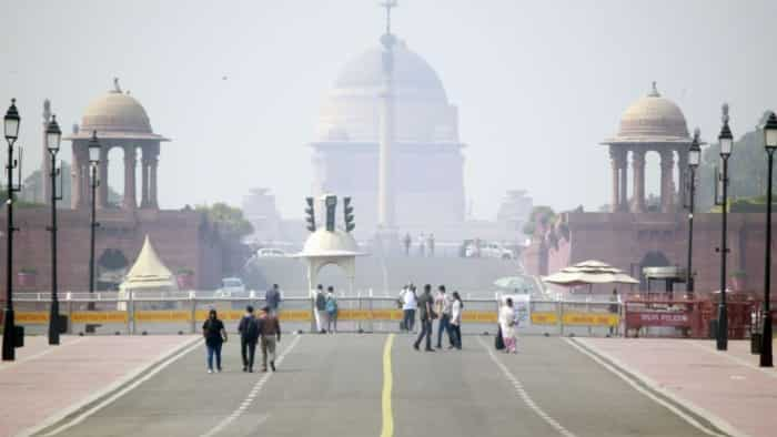 Delhi AQI Update: No respite from air pollution; schools continue to run in hybrid mode, city records coldest night