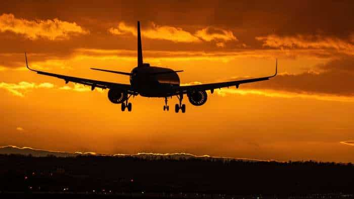 https://www.zeebiz.com/economy-infra/aviation/news-delhi-airport-news-dial-to-establish-special-enclosures-for-flights-affected-by-fog-low-visibility-weather-technical-issues-3-terminals-security-hold-area-330007