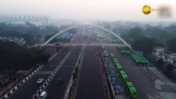 Light fog engulfs Delhi as AQI stands at 400, falling in &#039;hazardous&#039; category