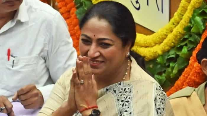 https://www-zeebiz-com.nproxy.org/trending/politics/news-rekha-gupta-delhi-next-chief-minister-bjp-parvesh-verma-deputydelhi-cm-news-latest-updates-347992