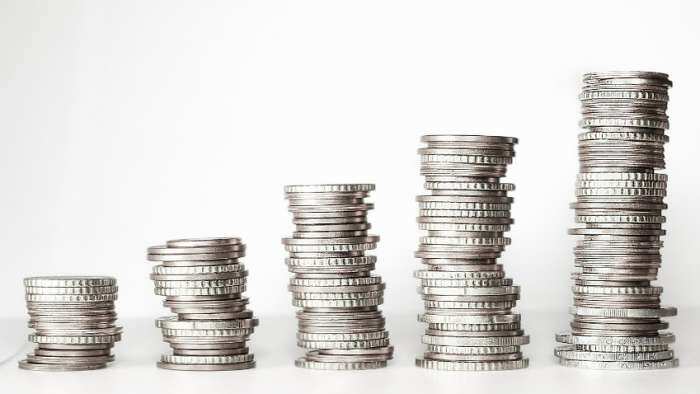 Power of Compounding in One-time Investment: Can Rs 3 lakh lump sum deposit generate larger corpus than Rs 30 lakh investment?