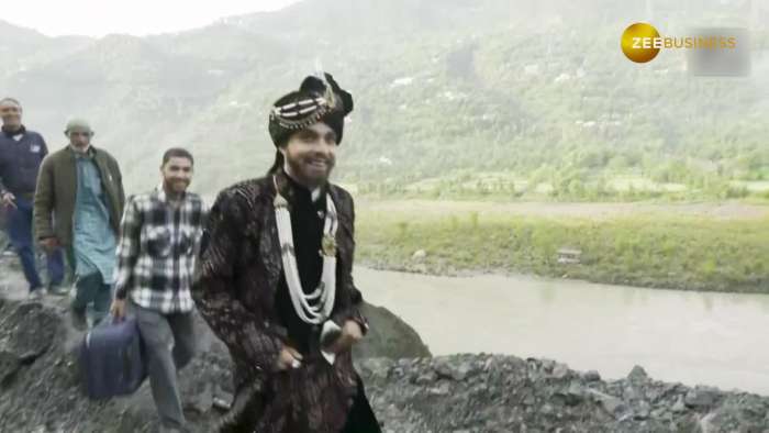 https://www.zeebiz.com/india/video-gallery-groom-travels-on-foot-to-reach-his-wedding-in-jk-s-ramban-356277
