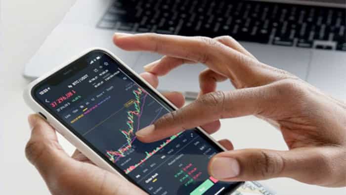 Final Trade: Sensex down 589 pts, Nifty closes at 24,039; auto pharma drags