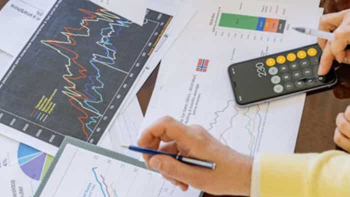 Top 3 low-cost Crisil Rank 1 flexicap funds that turned Rs 20,000 monthly SIP to up to Rs 22,86,931 in 5 years