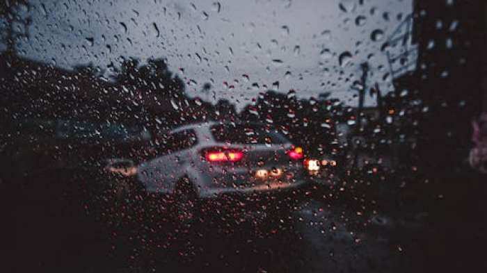 Rain lashes several parts of Bengaluru, causes severe waterlogging