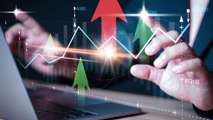 https://www.zeebiz.com/personal-finance/photo-gallery-top-large-cap-mutual-funds-highest-sip-returns-in-5-years-2025-368176