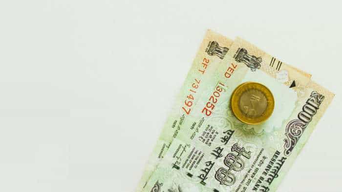 Monthly Gains From One-time Investment: How Rs 17,49,999 mutual fund investment can generate Rs 3,05,000 monthly income for 30 years