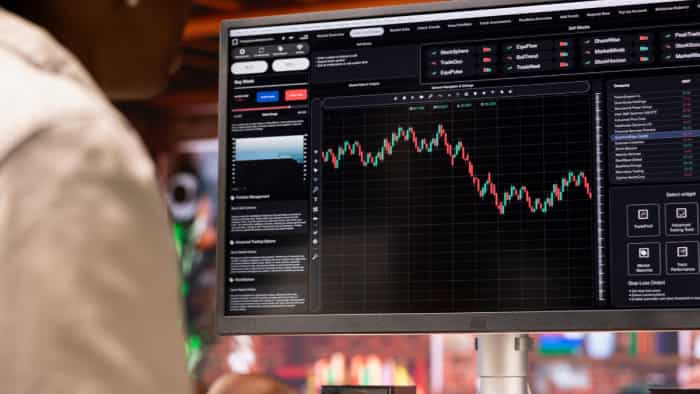Indus Towers, Voltas, NALCO among 21 midcaps that saw consistent FII buying for past 5 quarters