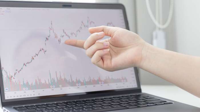 https://www.zeebiz.com/personal-finance/mutual-fund/news-top-3-flexi-mutual-funds-with-highest-best-sip-returns-calculator-in-3-years-maturity-return-amount-on-inr-rs-9000-monthly-sip-in-motilal-oswal-invesco-india-hdfc-370443