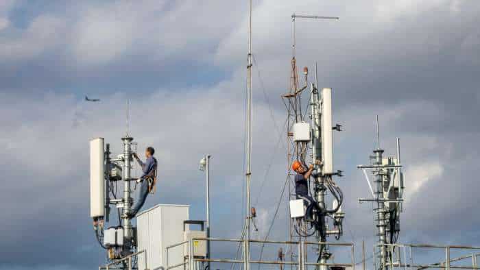 India adds 2.05 crore broadband users in FY25: TRAI data
