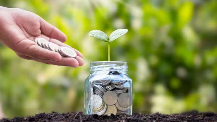 https://www.zeebiz.com/personal-finance/mutual-fund/news-top-sip-large-and-mid-cap-mutua-funds-2025-highest-returns-in-10-years-calculator-rs-12500-monthly-investment-grows-to-rs-49-lakh-analysis-372981