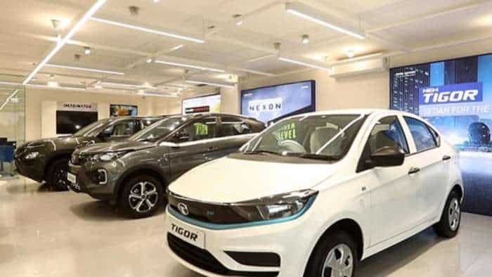  Tata Motors beats Street estimates with Rs 3,924 crore Q1 profit  