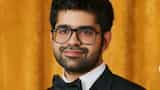 https://www.zeebiz.com/trending/news-aravind-srinivas-the-man-behind-perplexity-ai-s-345-billion-audacious-chrome-takeover-bid-376410