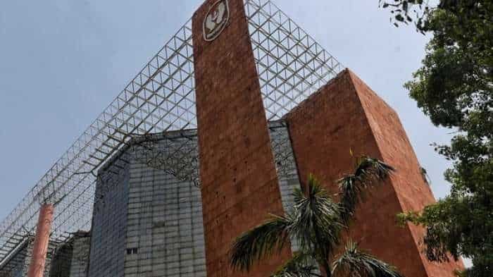 Good news for LIC users! No more branch visits for policy management and premium payments — here’s how 