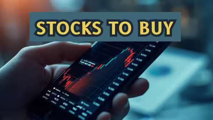 https://www.zeebiz.com/markets/stocks/photo-gallery-9-stocks-to-buy-for-long-term-motilal-oswal-sharekhan-bullish-on-sbi-titan-tech-mahindra-up-to-34-upside-399049
