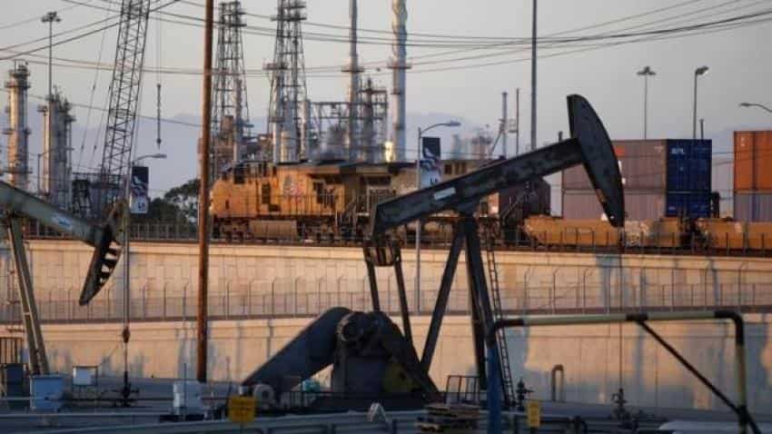 Crude oil futures rise on weaker dollar, new cash inflows Crude oil futures rise on weaker dollar, new cash inflows