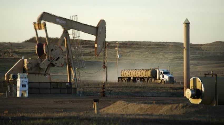 Oil prices jump to $50 as US Fed decides to keep rates unchanged 