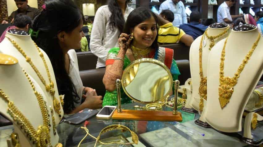 Jewellers expect tepid sales with high gold prices on Akshaya Tritiya