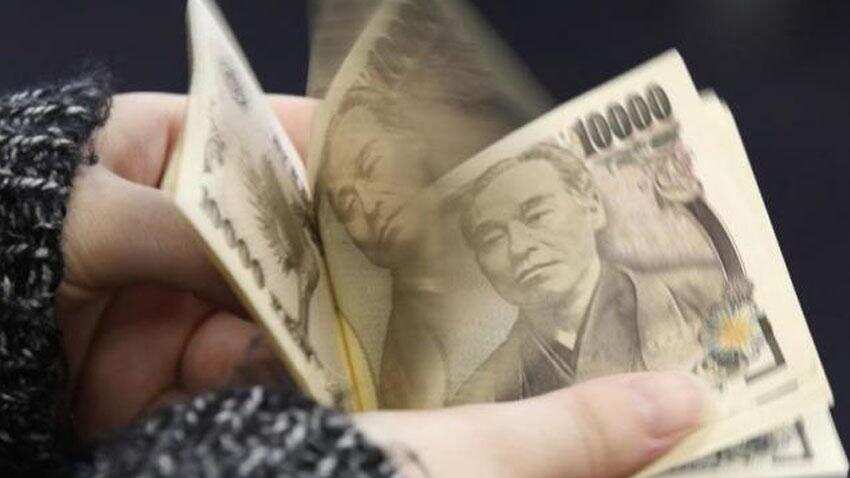 Yen falls near two-week lows after Japan's verbal warnings Yen falls near two-week lows after Japan's verbal warnings