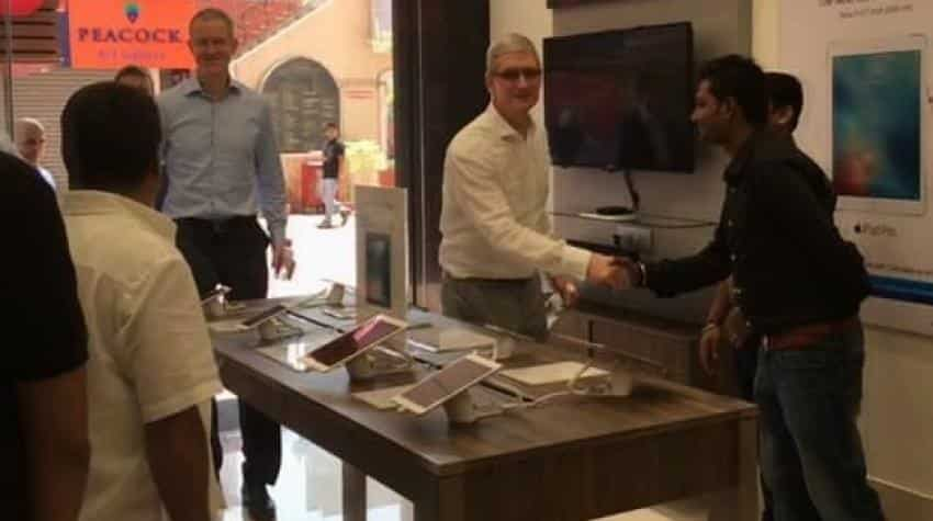 Tim Cook Meets Airtel Chief Sunil Mittal Zee Business tim cook meets airtel chief sunil