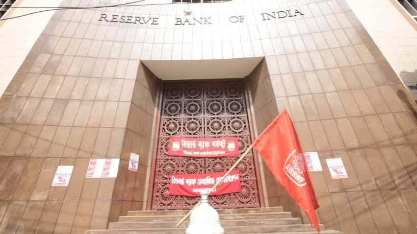 Jan Dhan Yojana accounts more vulnerable to frauds: RBI warn banks