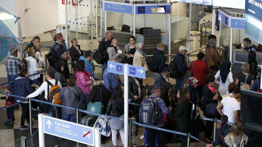 Tourist arrivals on e-visa surges 180% in May Tourist arrivals on e-visa surges 180% in May