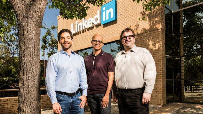 Microsoft accepts LinkedIn’s CV; offers job at $196 per share