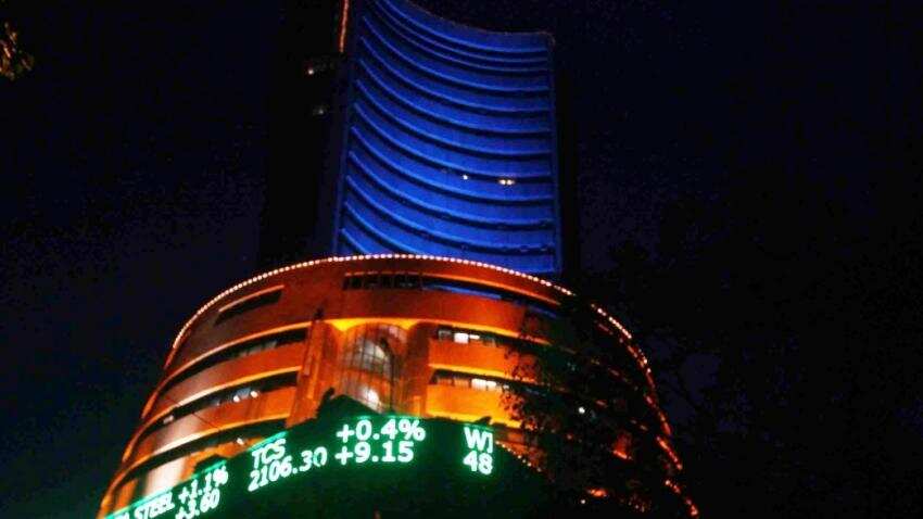 Sensex closes down 100 points; Infy plunges 10.6% after disappointing Q1 result