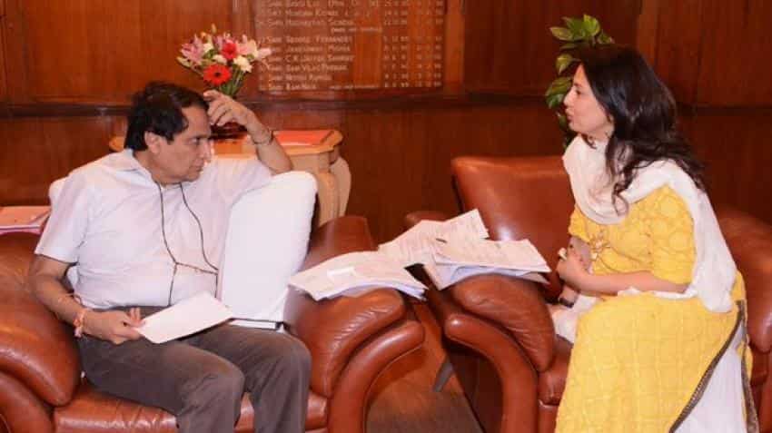 Ritu Beri presents 4 themes for new uniforms to Railway Ministry Ritu Beri presents 4 themes for new uniforms to Railway Ministry