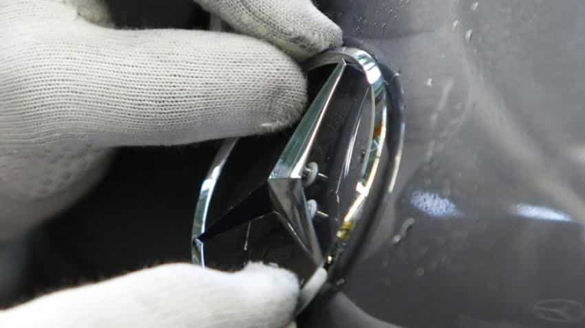 Mercedes to invest 1 billion euros in new Hungary plant Mercedes to invest 1 billion euros in new Hungary plant