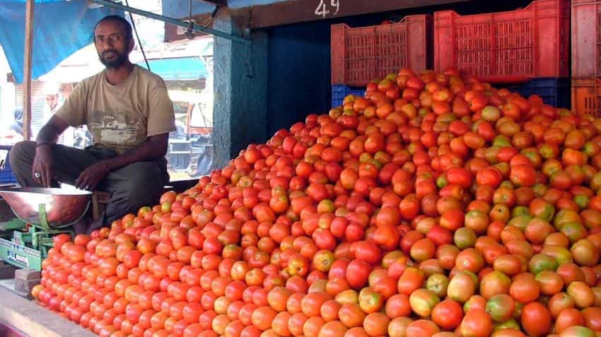 Govt sets inflation target at 4% for five years