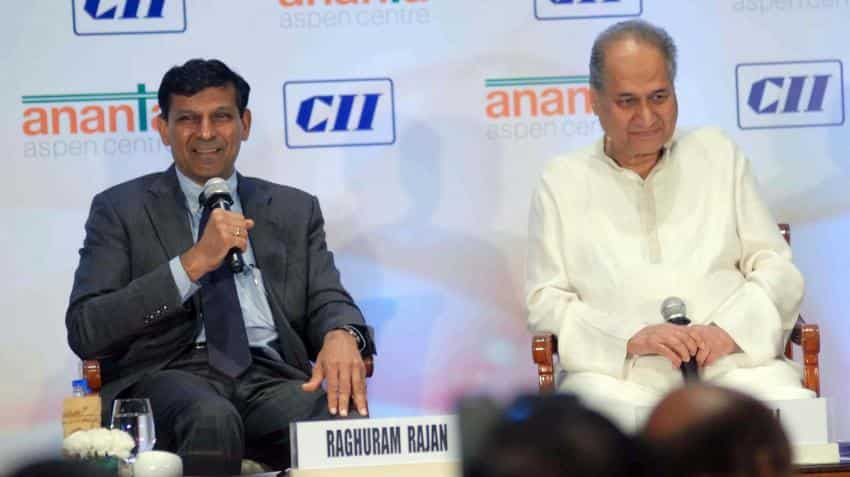 Rajan should get one more term,says Rahul Bajaj 