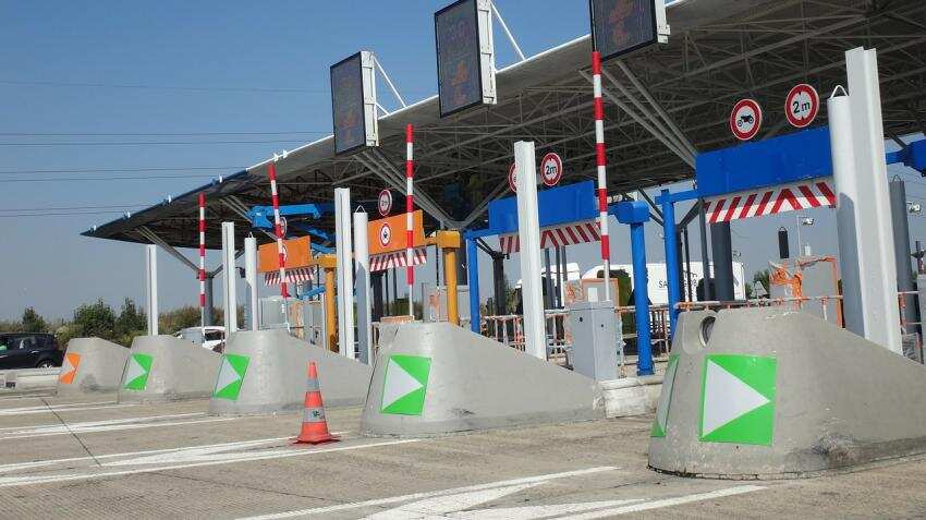 Gujarat govt exempts small vehicles from paying toll tax Gujarat govt exempts small vehicles from paying toll tax