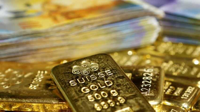 Gold steady as dollar slips ahead of Janet Yellen&#039;s speech 