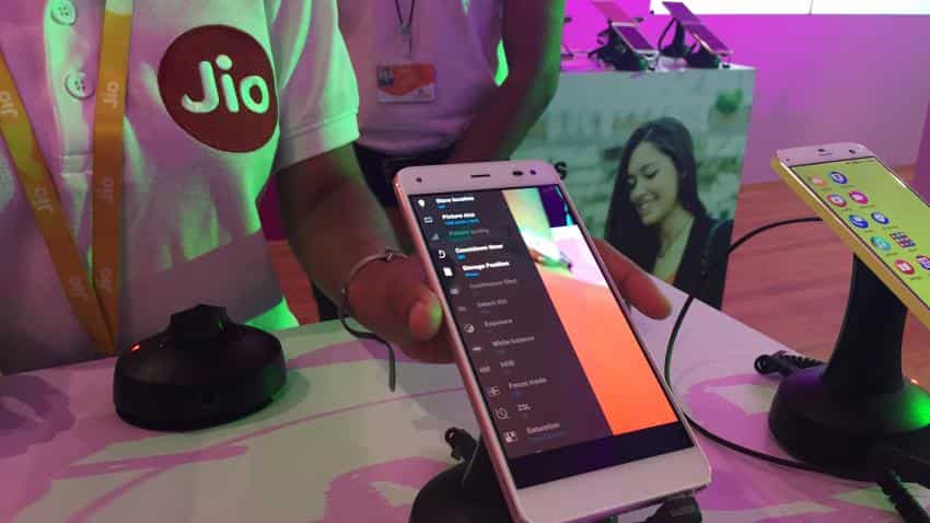 Reliance Jio is finally here; officially rolls out today