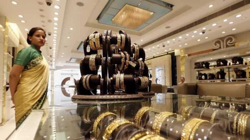Organised jewellery retailers to witness 10-12% revenue growth in FY17: India Ratings 