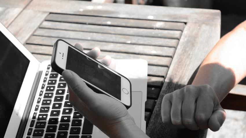 Now send messages using Siri on WhatsApp for iOS Now send messages using Siri on WhatsApp for iOS