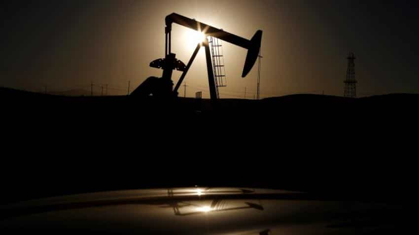 Oil prices drop on returning Libya, Nigeria supplies