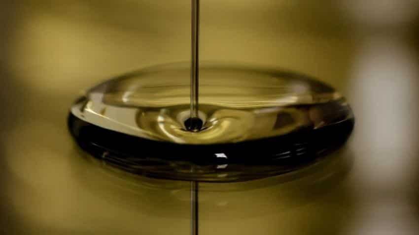 Oil hits multi-week lows as growing supplies stoke glut concern Oil hits multi-week lows as growing supplies stoke glut concern