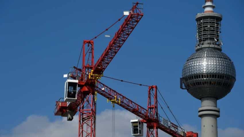 Eurozone growth slows to 20-month low: Survey Eurozone growth slows to 20-month low: Survey